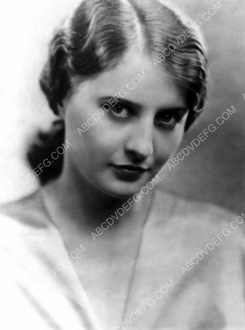early Barbara Stanwyck portrait 8b20-11776