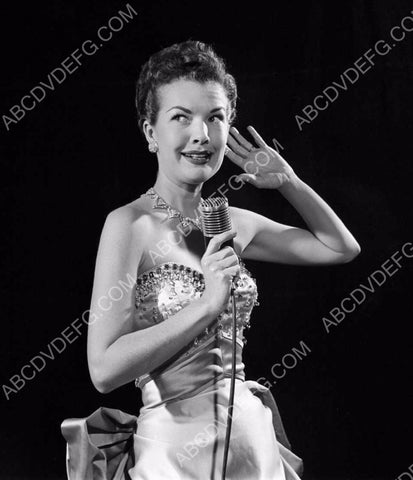 firecracker Gale Storm with microphone in hand 8b20-11850