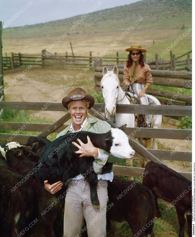 Doug McClure with baby cow TV The Virginian 8b20-11889