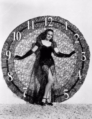 beautiful Donna Reed raplaces the clock arms with hers 8b20-11942
