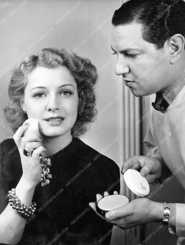 final makeup check for Ellen Drew 8b20-11986