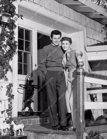 Eddie Fisher Debbie Reynolds on the back porch 8b20-12176
