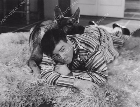 Lou Costello and a dog film Rio Rita 8b20-12476