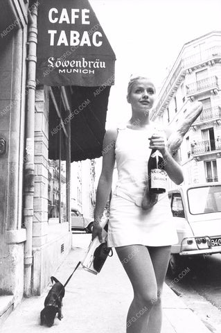 Ewa Aulin walking her dog on the streets of Munich 8b20-12586