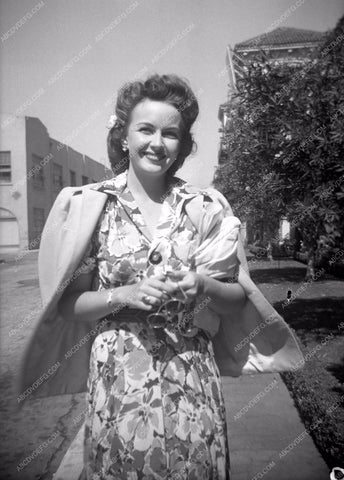 candid Frances Gifford on studio backlot 8b20-12619