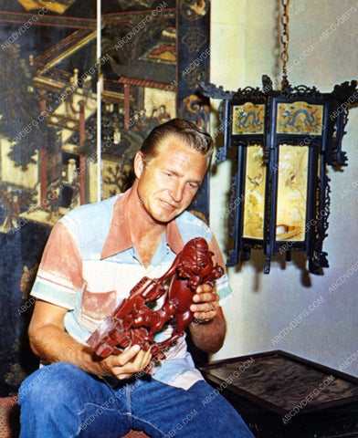 Eric Fleming with new decoration for home 8b20-12704