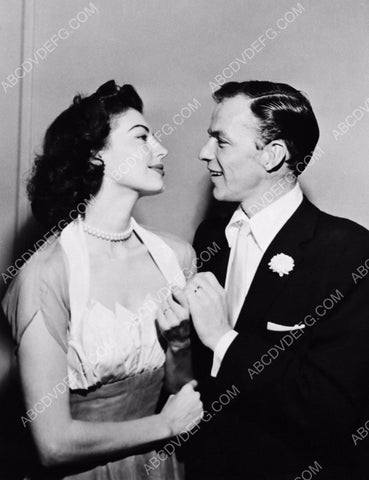 Frank Sinatra and co-star maybe 8b20-12961