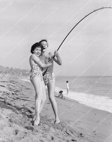Annette Funicello Tommy Kirk doing some fishing from the beach 8b20-13029