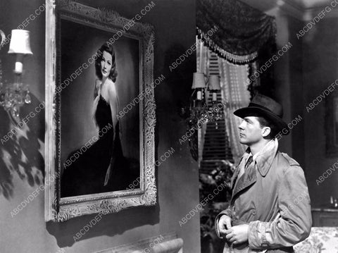 Dana Andrews looks at Gene Tierney portrait film noir Laura 8b20-13266
