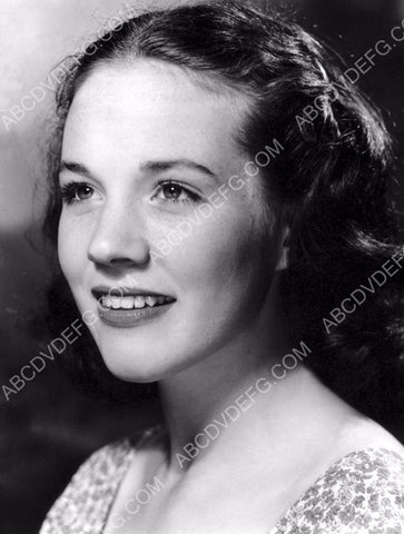 early Julie Andrews portrait 8b20-13300
