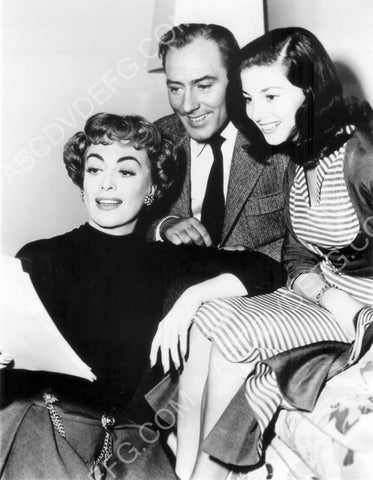 Joan Crawford Pier Angeli going over the script 8b20-13326