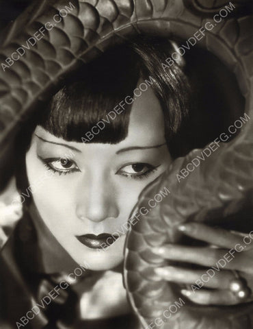 very stylish Anna May Wong portrait 8b20-1340