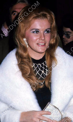 great candid Ann-Margret pic 8b20-13413