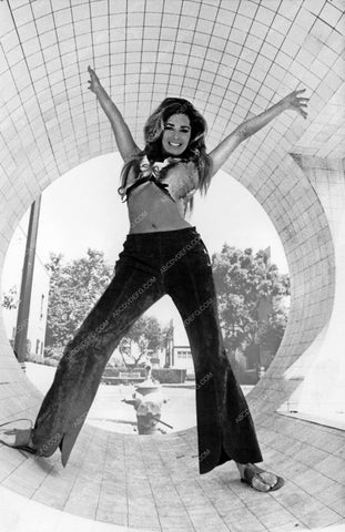 Edy Williams in the tunnel 8b20-13613