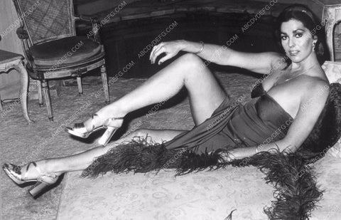 Edy Williams relaxes for a moment 8b20-13635