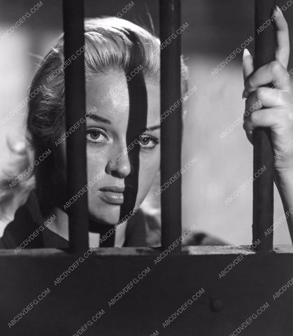 Diana Dors behind bars 8b20-13900