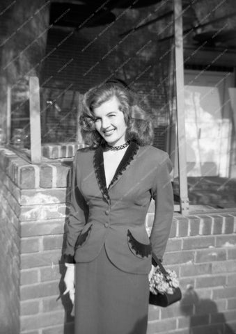 Corinne Calvet new fashion in the sunshine 8b20-13979