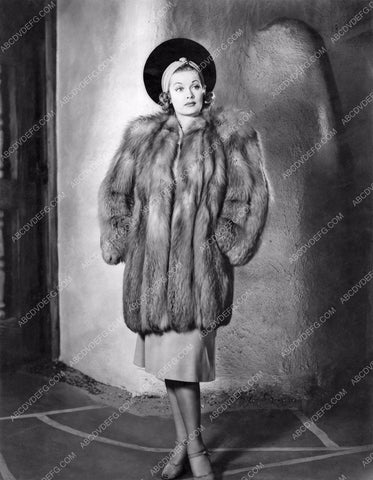 Lucille Ball in fur coat 8b20-14098