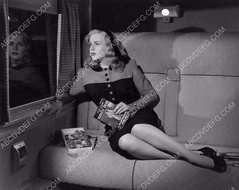 gorgeous Deanna Durbin film Lady on a Train 8b20-14258