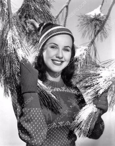lovely Deanna Durbin in Christmas sweater and cap 8b20-14276