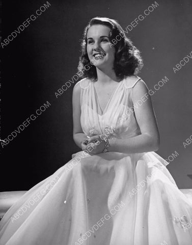 Deanna Durbin in her new dress 8b20-14309
