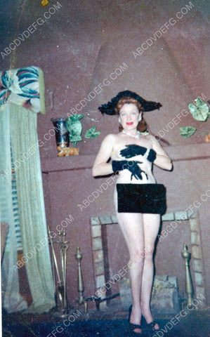 burlesque stripper Dorothy Dare doing routine on stage 8b20-14359