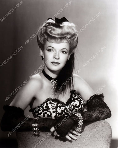 Dale Evans chorus saloon girl film Sunset in El Dorado 8b20-1443