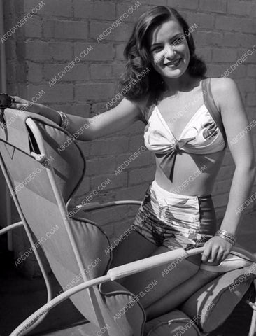 gorgeous Ella Raines in her new bikini 8b20-14504