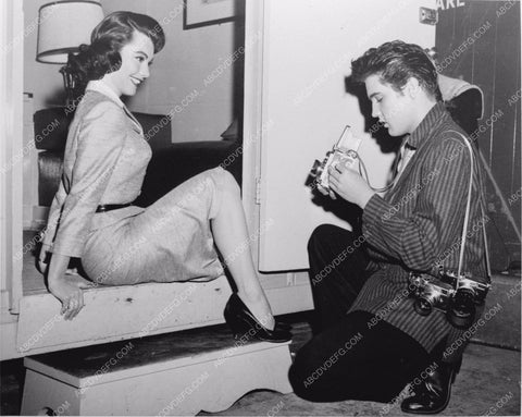 cnadid shutterbug Elvis Presley playing with his new cameras 8b20-14558