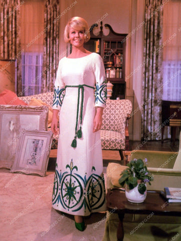 Doris Day portrait at home 8b20-14609