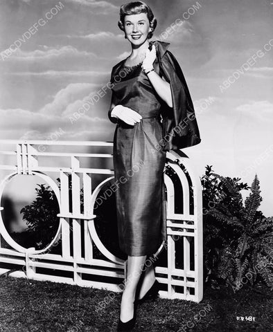 Doris Day in sharp new fashion 8b20-14611