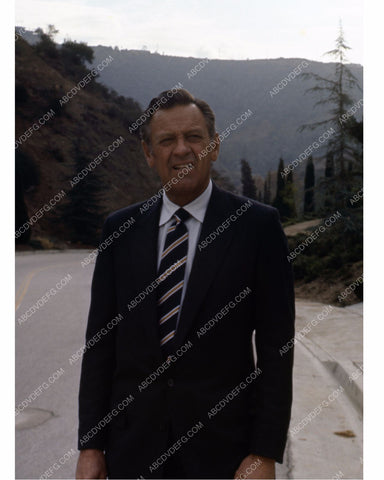 cool William Holden doing some investigating 8b20-14782