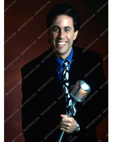Jerry Seinfeld at the microphone 8b20-14863