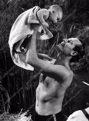 proud papa Charlton Heston and his son 8b20-14981