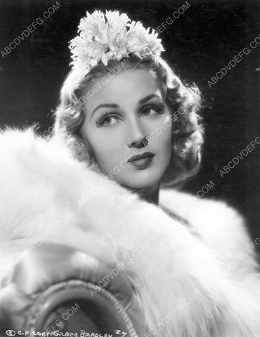 beautiful Grace Bradley portrait 8b20-15011