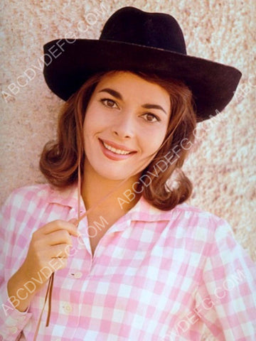 beautiful Karin Dor in her new cowboy hat 8b20-15173