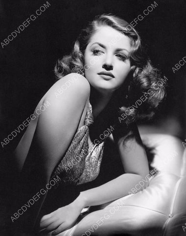 stylish and sexy Martha Vickers portrait 8b20-1554