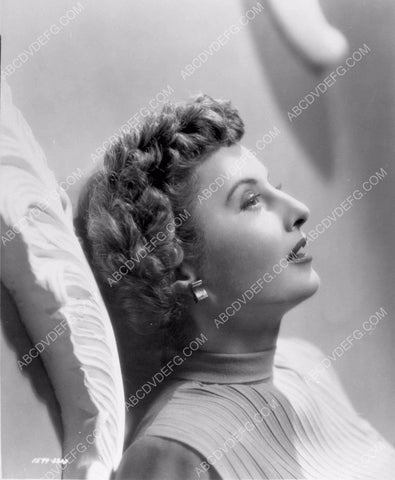 Barbara Stanwyck profile portrait 8b20-15553