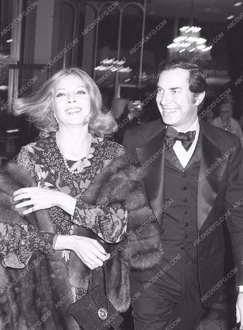 great candid Barbara Bain Martin Landau 8b20-15564