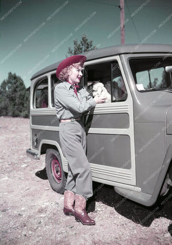 Greer Garson ready for some camping 8b20-15680