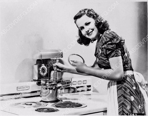 Helen Parrish whipping up something to eat 8b20-15730