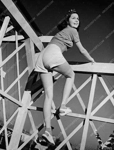 Helen Parrish climbing a fence 8b20-15738