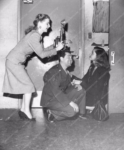 Ann Sheridan Sgt Jerry Hauser Lauren Bacall AFRS Armed Forces Radio Service 8b20-15890