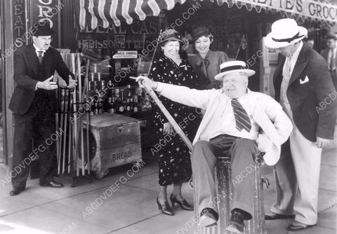 W.C. Fields and cast film It's a Gift 8b20-16023