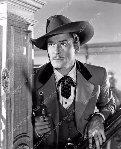 Errol Flynn and his six shooter film San Antonio 8b20-16173