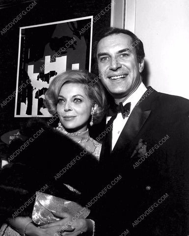 sharp dressers Barbara Bain Martin Landau 8b20-16206