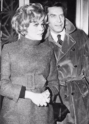 great candid Barbara Bain Martin Landau 8b20-16208
