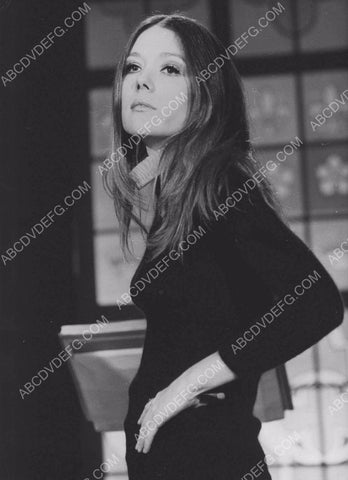 stunning Diana Rigg 8b20-16304