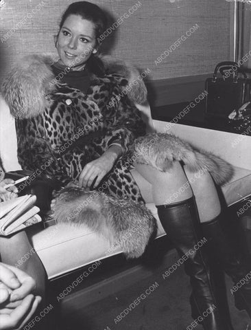 candid Diana Rigg 8b20-16307