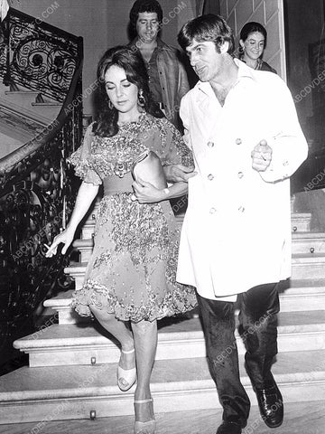 great candid Elizabeth Taylor 8b20-16313